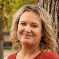 Kim Myers Headshot